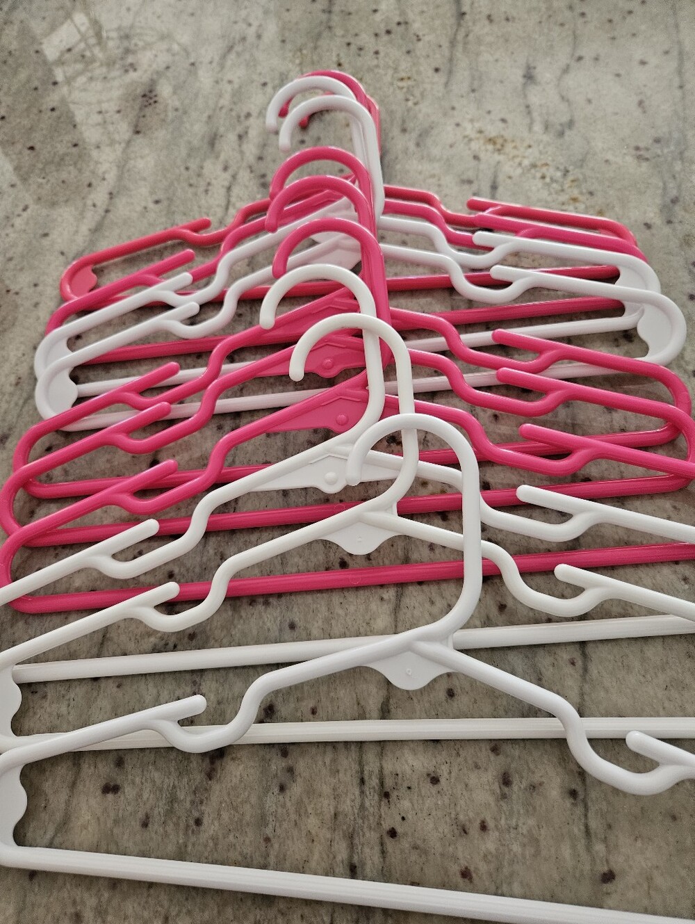Like NEW ☆ Lot Of 10 Children/Kids Hangers ~ PERFECT!
